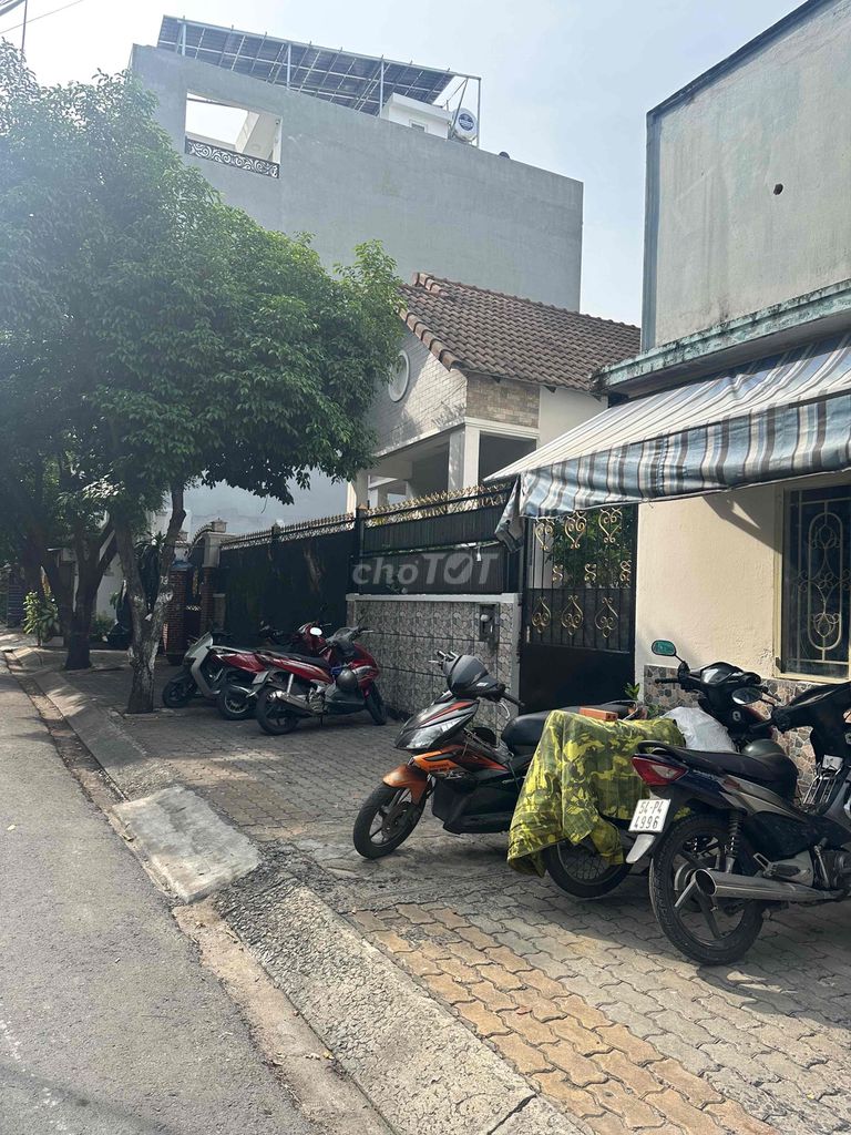 Nhà mặt tiền đường số 47 phường tân quy Q7
