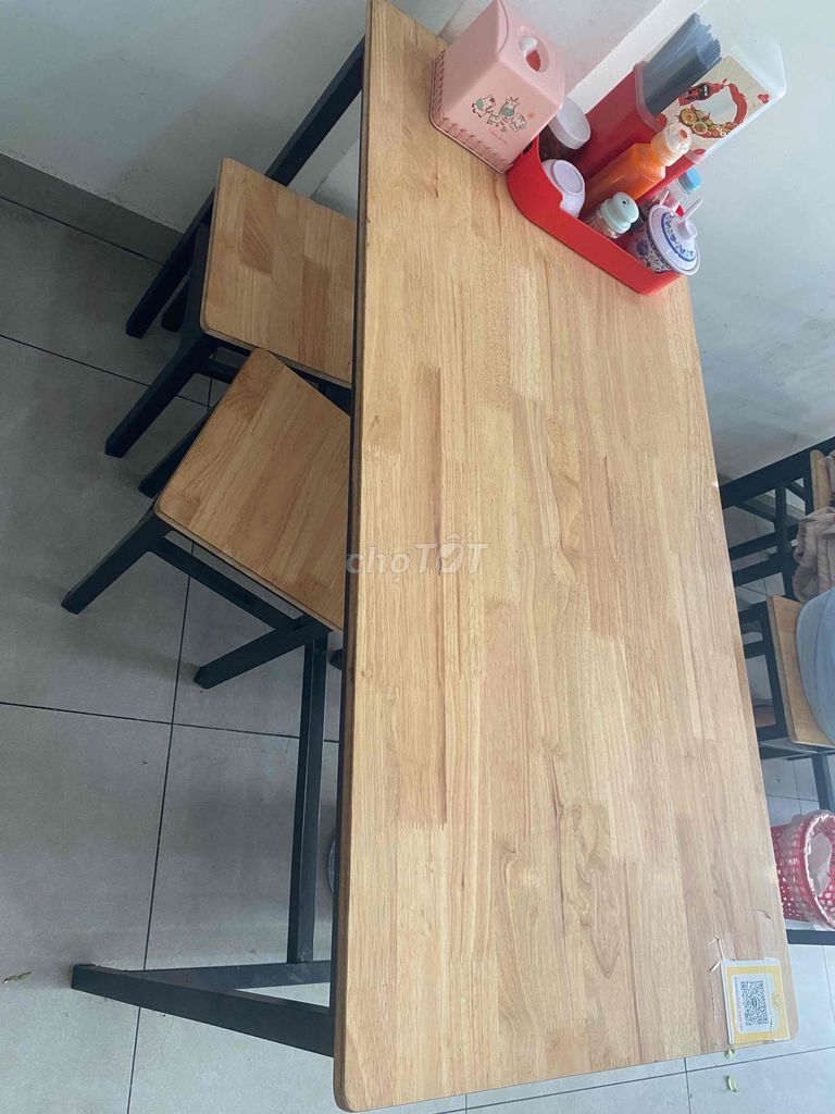 Bộ bàn ghế gỗ thông 1.2x0.6x0.75m Mới 90%. Mua bán Bàn ghế tại Quận Gò Vấp Tp Hồ Chí Minh được đăng bởi Bánh Canh Cá Lóc Trãi hình 1