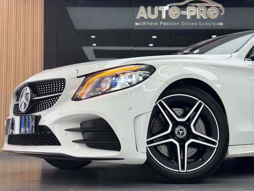 Mercedes Benz C Class 2019 C 300 AMG - 39000 km. Mua bán Ô tô tại Quận Tân Phú Tp Hồ Chí Minh được đăng bởi Xe Lướt Sài Gòn Miền Nam hình 5