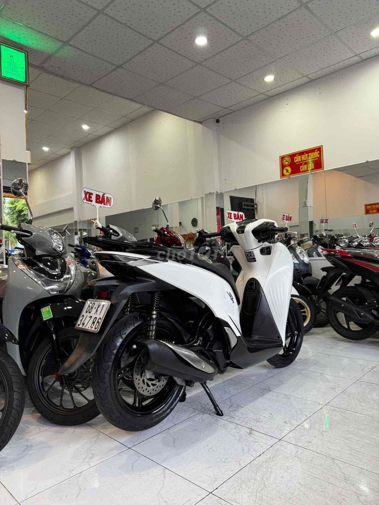 SH 125 - 2022 - Odo 7 Ngàn - Zin Êm Đẹp - BS 68. Mua bán Xe máy tại Thành phố Rạch Giá Kiên Giang được đăng bởi XE MÁY CŨ TÂN 128 hình 12