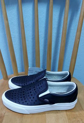 Size 35. Giày Vans slip on mới 100%. Mua bán Giày dép tại Quận Phú Nhuận Tp Hồ Chí Minh được đăng bởi Minh Nguyen