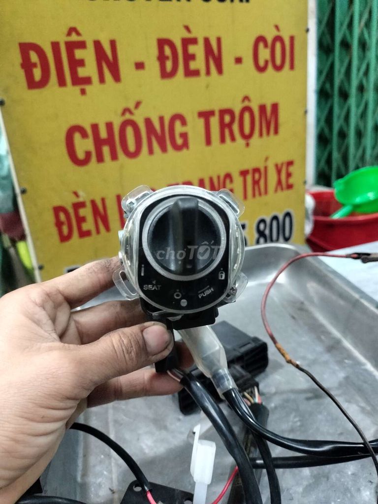 Ổ khóa smaarkey hàng zin hãng.1 remote. Mua bán Phụ tùng xe tại Quận 11 Tp Hồ Chí Minh được đăng bởi CHÂU MINH LONG hình 4