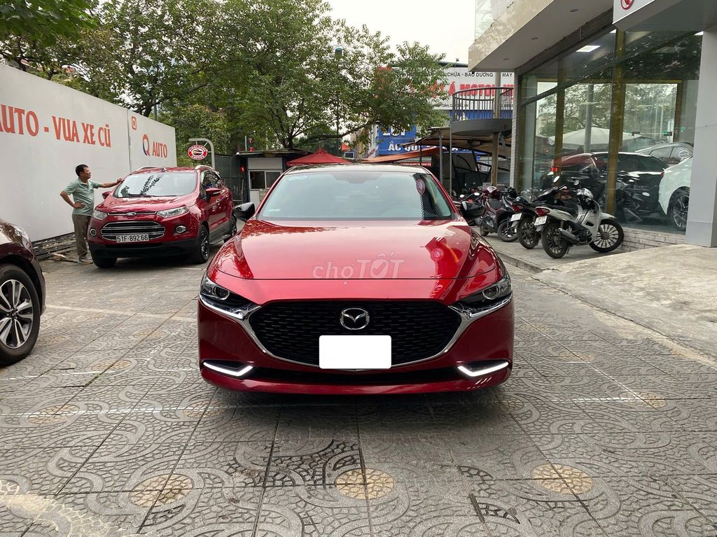 Mazda 3 Luxury  Sản Xuất : 2022 Odo : 43.000km