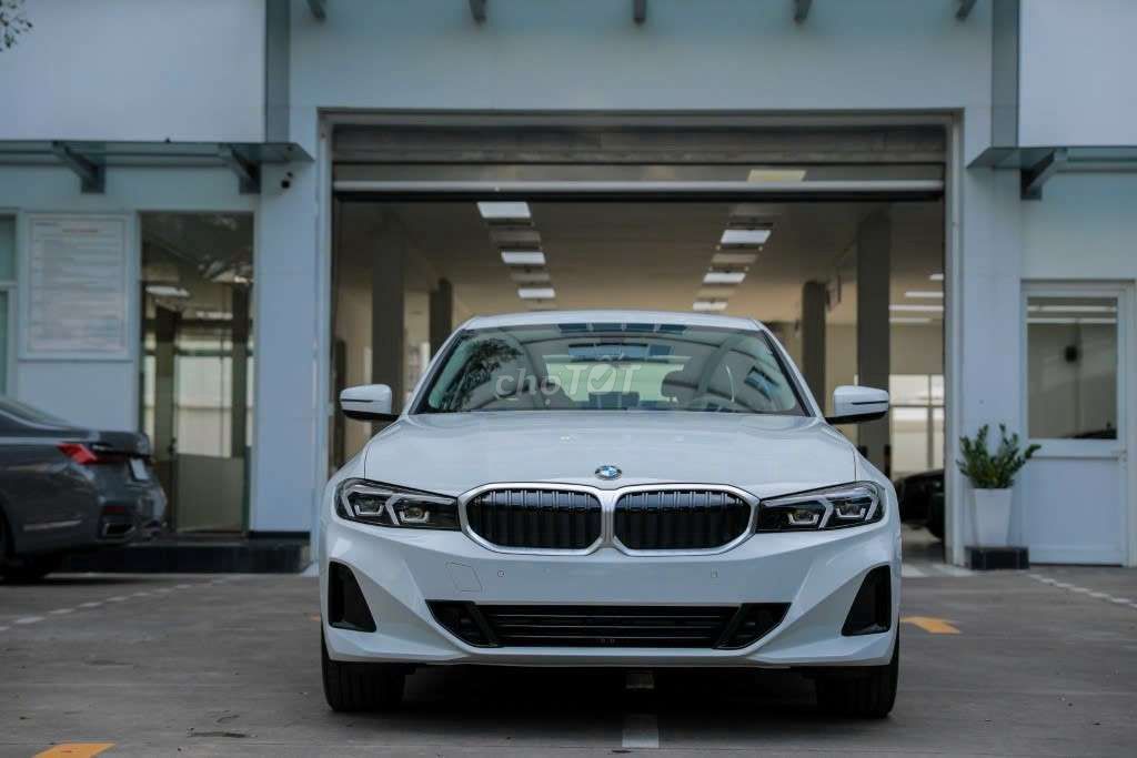 BMW 320i Sport Line Lci 2025 Trắng. Mua bán Ô tô tại Quận Thanh Xuân Hà Nội được đăng bởi Tuyết Trần hình 2