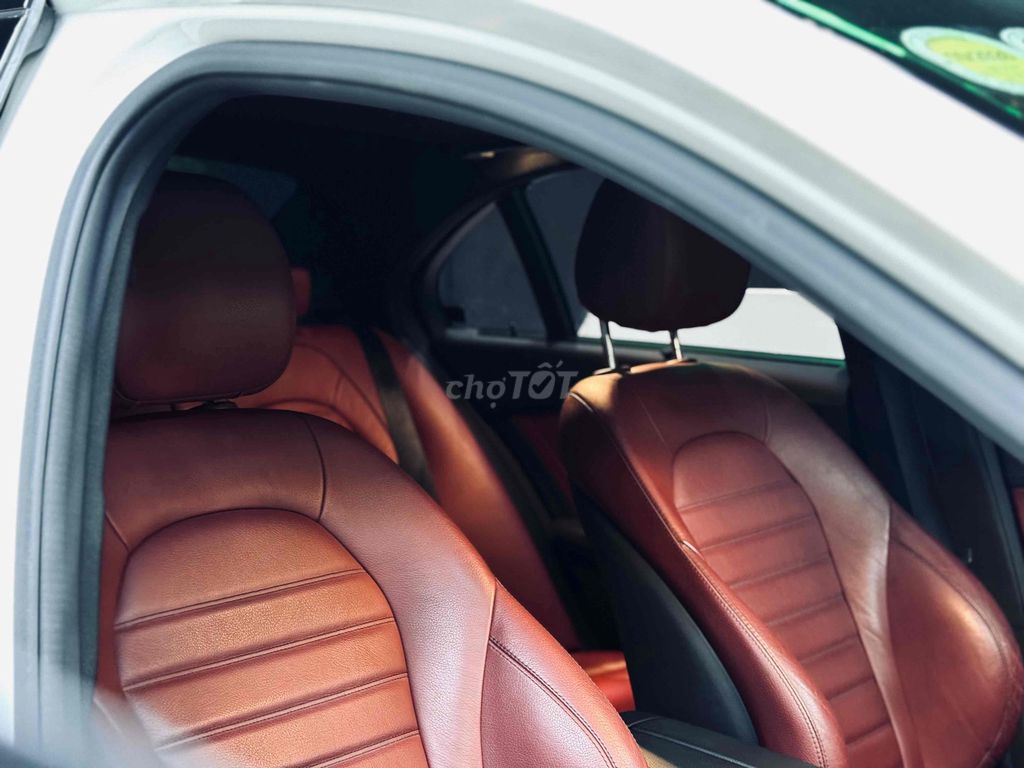 Mercedes Benz C Class 2015 C300 AMG - 84000 km. Mua bán Ô tô tại Quận Tân Bình Tp Hồ Chí Minh được đăng bởi GREENWAY AUTO hình 12
