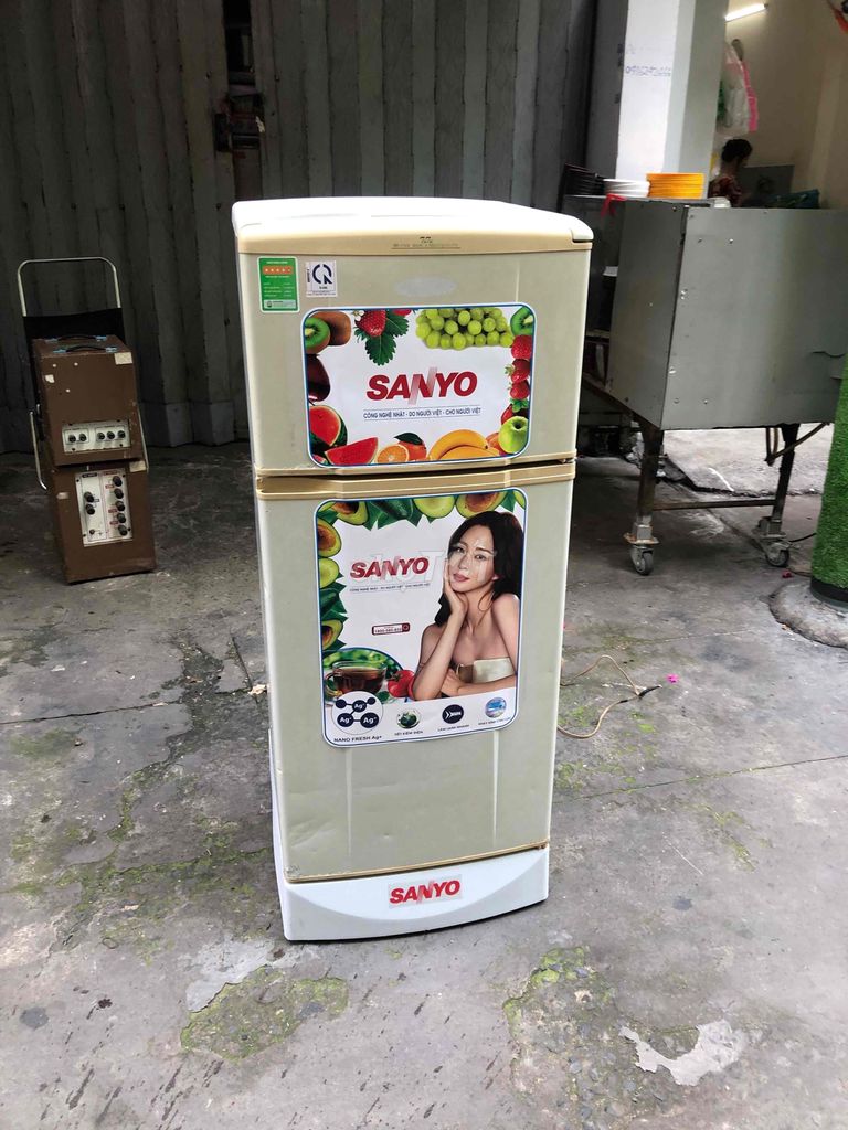 Tủ lạnh Sanzo 120 l đang dùng tốt bao tét