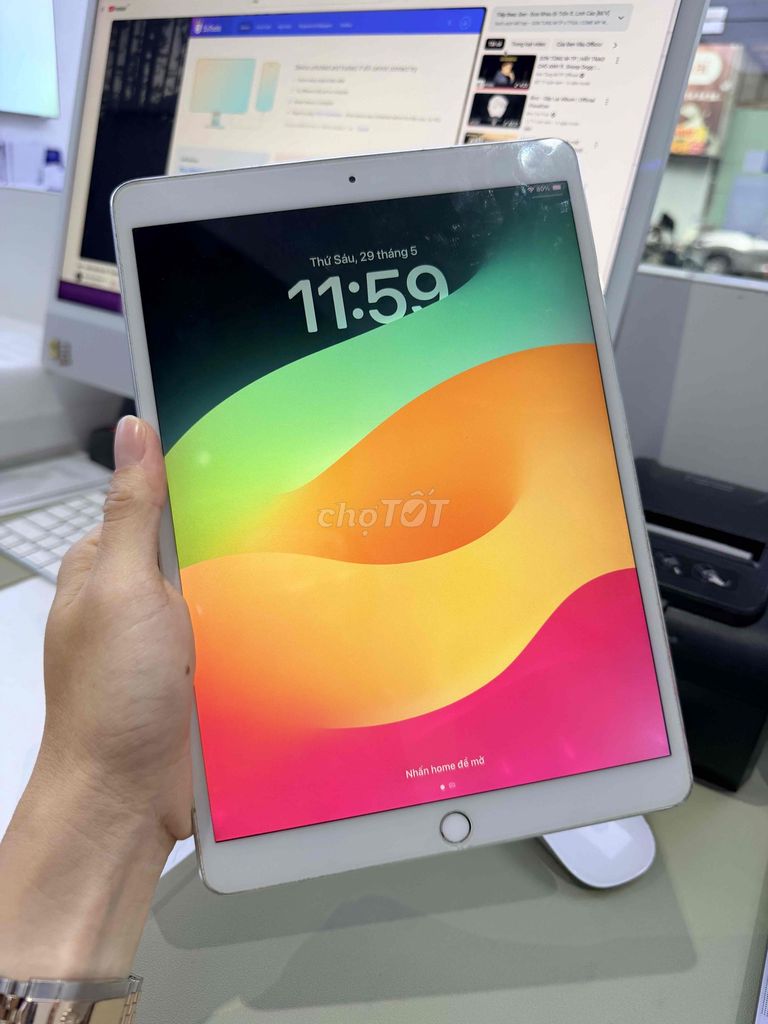 Apple iPad Pro 10.5in 64GB Trắng. Mua bán Máy tính bảng tại Quận 10 Tp Hồ Chí Minh được đăng bởi Phát Thành STORE hình 1