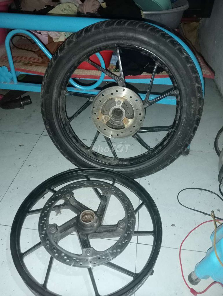 Mâm xe máy kim loại màu Đen đã sử dụng. Mua bán Phụ tùng xe tại Thành phố Bến Tre Bến Tre được đăng bởi KieuLan hình 3