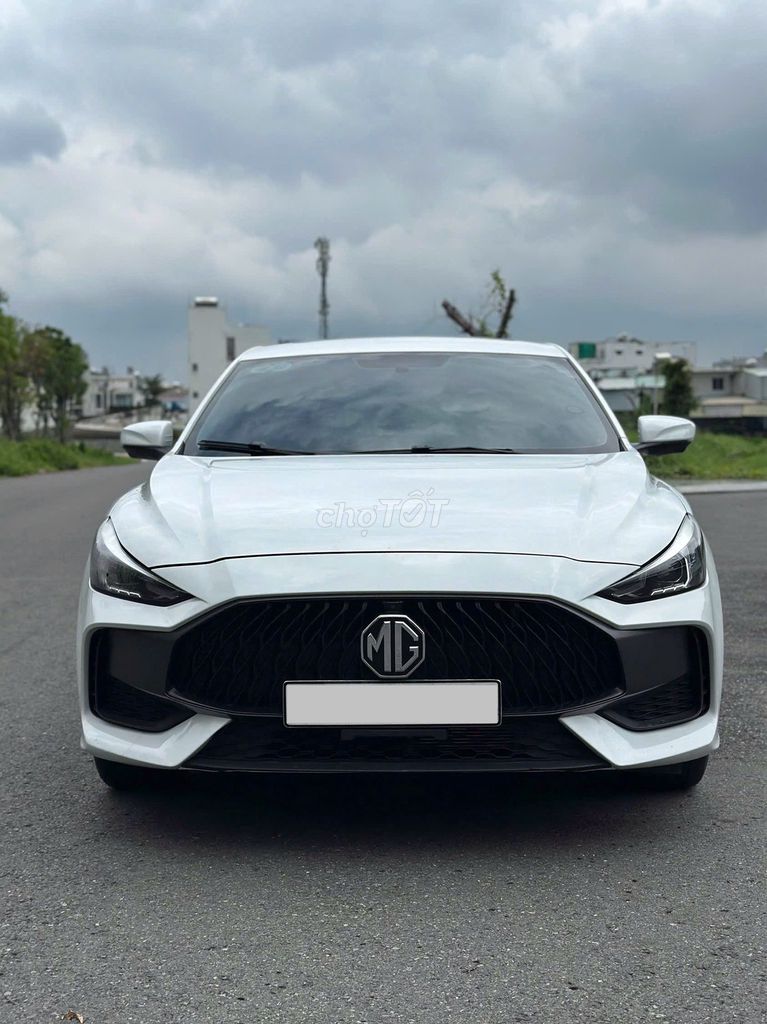 MG MG5 Luxury 2023 белый 20 000 км