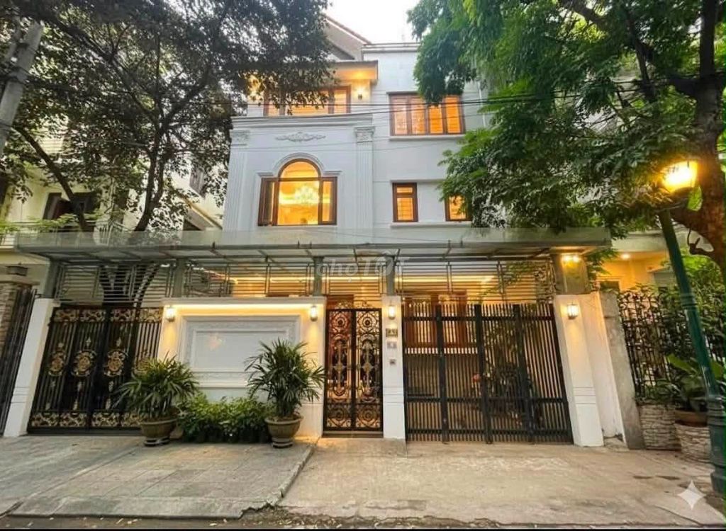 Biệt thự Việt Hưng 200m² - MT 11m - Giá tốt