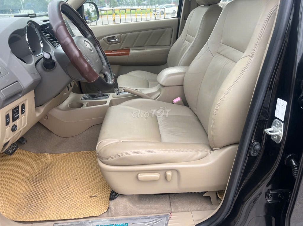 Toyota Fortuner 2011 2.7L Đen 180000 km. Mua bán Ô tô tại Quận Bắc Từ Liêm Hà Nội được đăng bởi Anh Tú hình 9