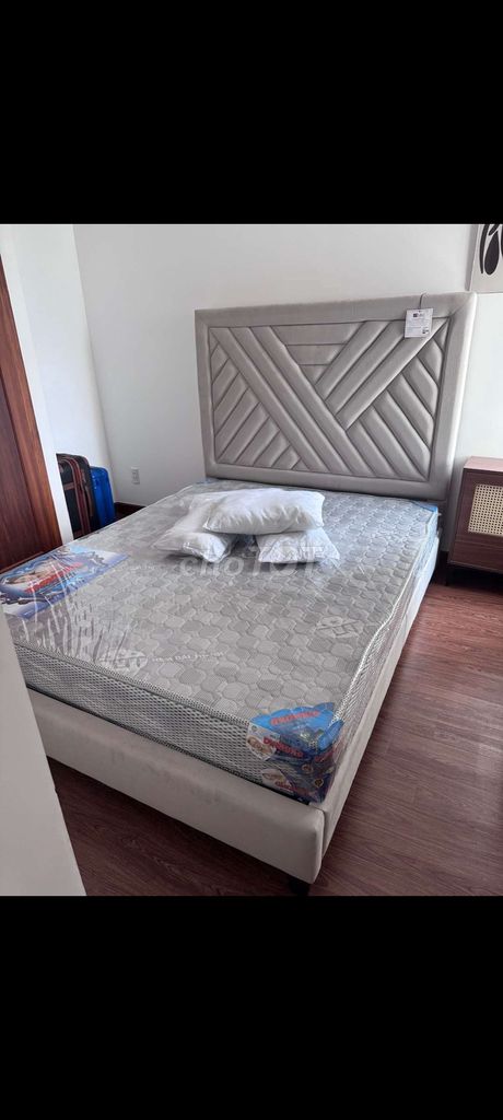 Giường 1m6 x 2m Xám Còn tốt. Mua bán Giường, chăn ga gối nệm tại Huyện Cần Giuộc Long An được đăng bởi le loi hình 1