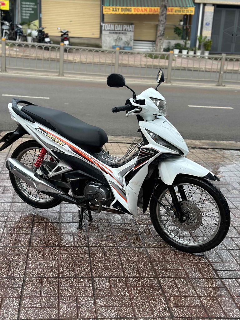 wave rsx FI. Mua bán Xe máy tại Thành phố Long Khánh Đồng Nai được đăng bởi cửa hàng xe máy DUY HIỆP hình 3