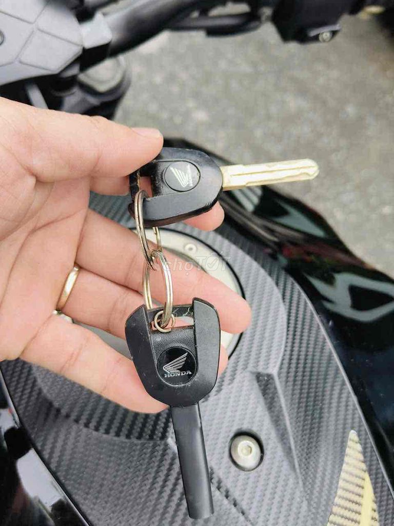 cần bán xe honda cb300r. Mua bán Xe máy tại Thành phố Thủ Đức Tp Hồ Chí Minh được đăng bởi Thu Nguyễn hình 3