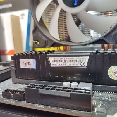 ☎RAM DDR4 16GB TẢN CORSAIR AE LẮP MÁY BAO ÊM