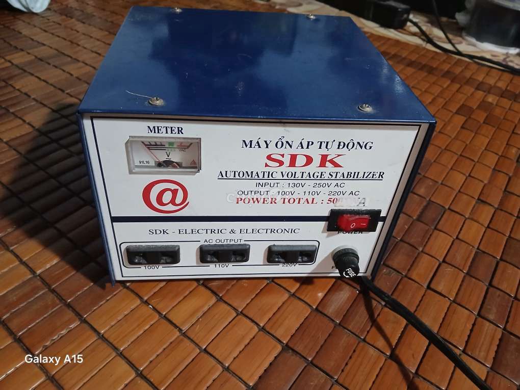 Cục đổi điện từ 220 V ra 110v 100 V Con xài ok