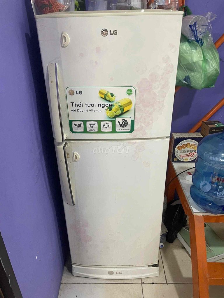 dọn trọ nên cần bán tủ lạnh 185l còn sd bthuong