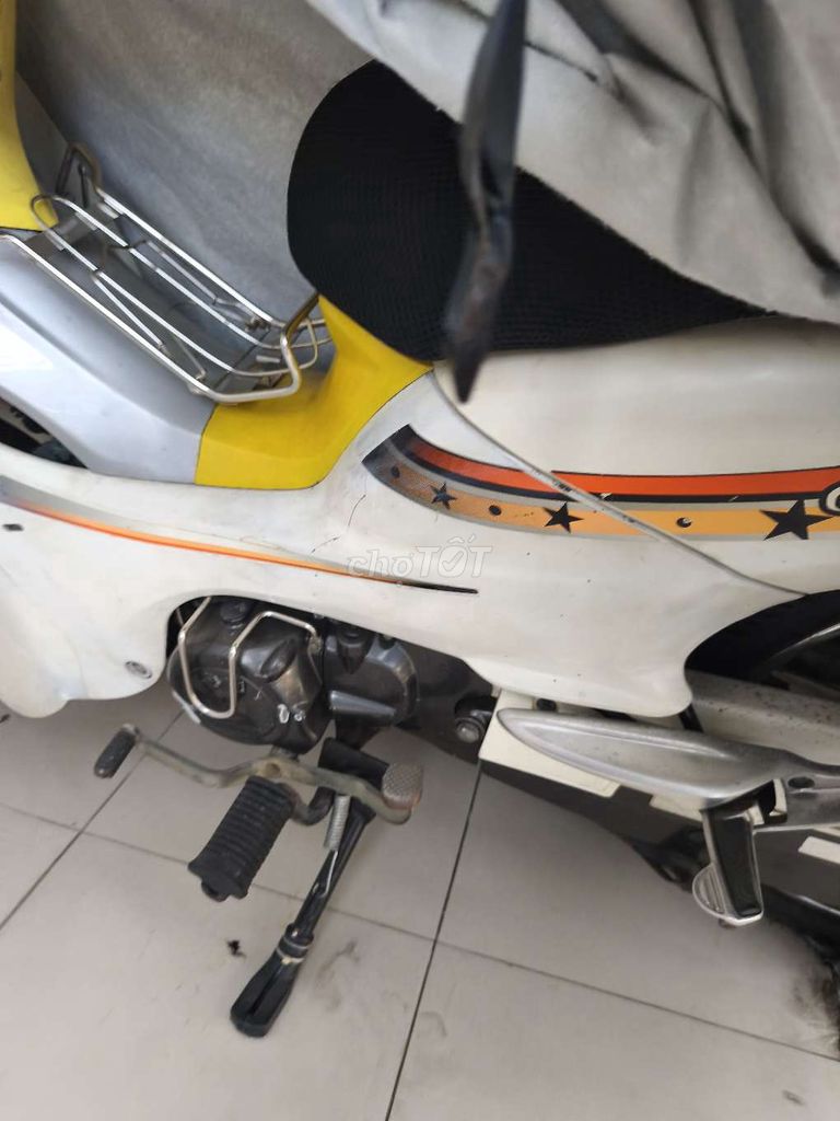 SYM Angela 50cc Trắng Vàng. Mua bán Xe máy tại Quận 4 Tp Hồ Chí Minh được đăng bởi Luca Vo hình 3