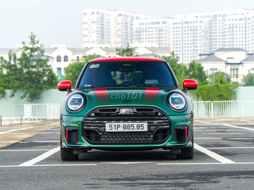 MINI John Cooper Works 2026 Зеленый 2.0 Turbo