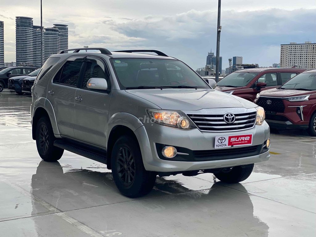Toyota Fortuner 2.7AT 2016 Серебристый Автомат