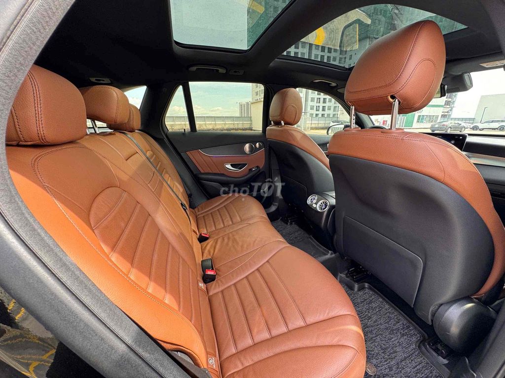 Mercedes Benz GLC300 V1 2022 - 39000 km. Mua bán Ô tô tại Quận Bình Tân Tp Hồ Chí Minh được đăng bởi Lê Minh Quý hình 8