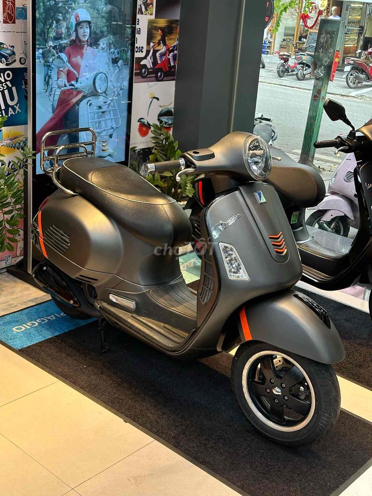 Nhà thừa xe cần bán Vespa Gts , máy êm bốc. Mua bán Xe máy tại Thành phố Nam Định Nam Định được đăng bởi Việt Anh hình 1