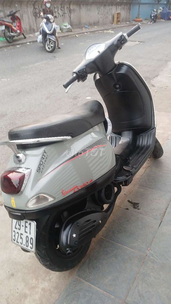 Piaggio Vespa LX 125ie Серый