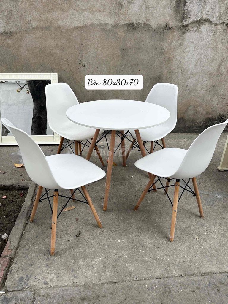 Bộ bàn ghế ăn Tròn Trắng Hiện đại. Mua bán Bàn ghế tại Quận 12 Tp Hồ Chí Minh được đăng bởi Nguyenlephung hình 1