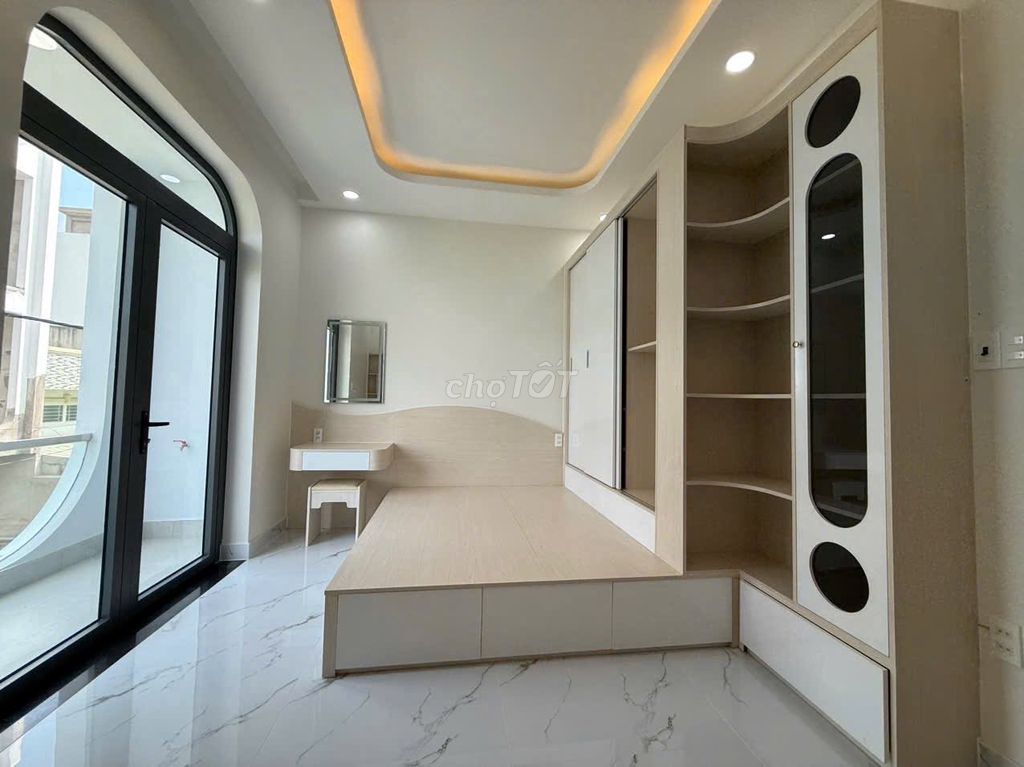 GIẢM 600TR, CÒN 5TY200 NHÀ 4 TẦNG, CÓ SẴN NỘI THẤT, ĐƯỜNG Ô TÔ TRÁNH