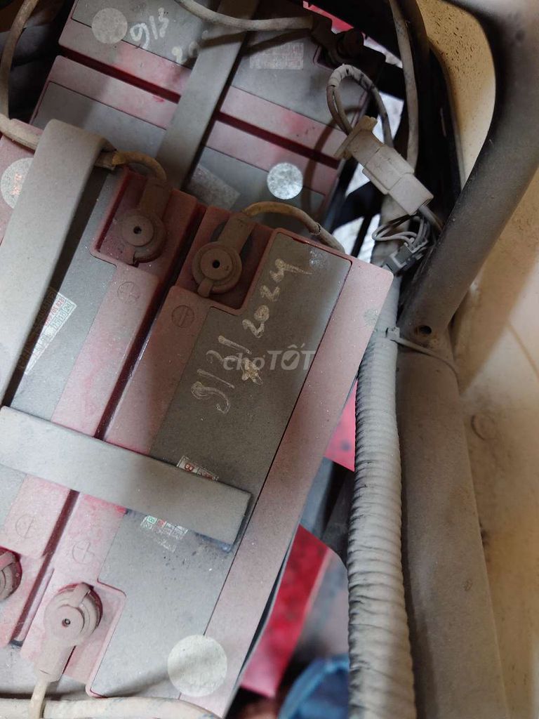 Thanh lý xe điện Vespa trắng mới thay ắc quy. Mua bán Xe điện tại Quận Thanh Xuân Hà Nội được đăng bởi Nam hình 4