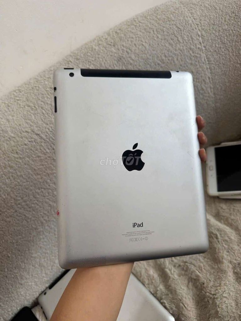 Apple iPad 4 16GB Bạc Lỗi nút nguồn. Mua bán Máy tính bảng tại Thành phố Thủ Dầu Một Bình Dương được đăng bởi Phước Mobile hình 1