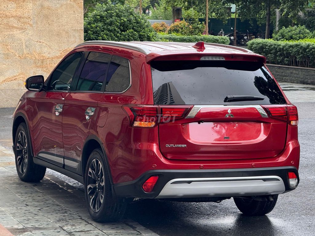 Mitsubishi Outlander 2.0 Premium 2021 Đỏ. Mua bán Ô tô tại Quận Long Biên Hà Nội được đăng bởi PHÚC LÂM  AUTO hình 12