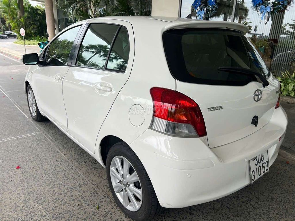 Toyota Yaris màu Trắng. Mua bán Ô tô tại Quận 12 Tp Hồ Chí Minh được đăng bởi TRƯƠNG THÀNH PHÚ hình 2