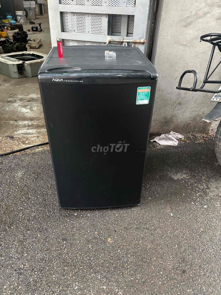 Tủ lạnh mini Aqua Đen 90l. Mua bán Tủ lạnh tại Huyện Chương Mỹ Hà Nội được đăng bởi Điện Lạnh Tâm Tín Hà Nội hình 1