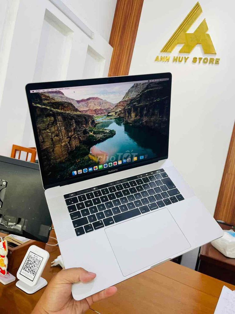 Apple MacBook Pro 2018 i7 16GB/512GB. Mua bán Laptop tại Quận Ninh Kiều Cần Thơ được đăng bởi ĐIỆN THOẠI LAPTOP ANH HUY hình 1