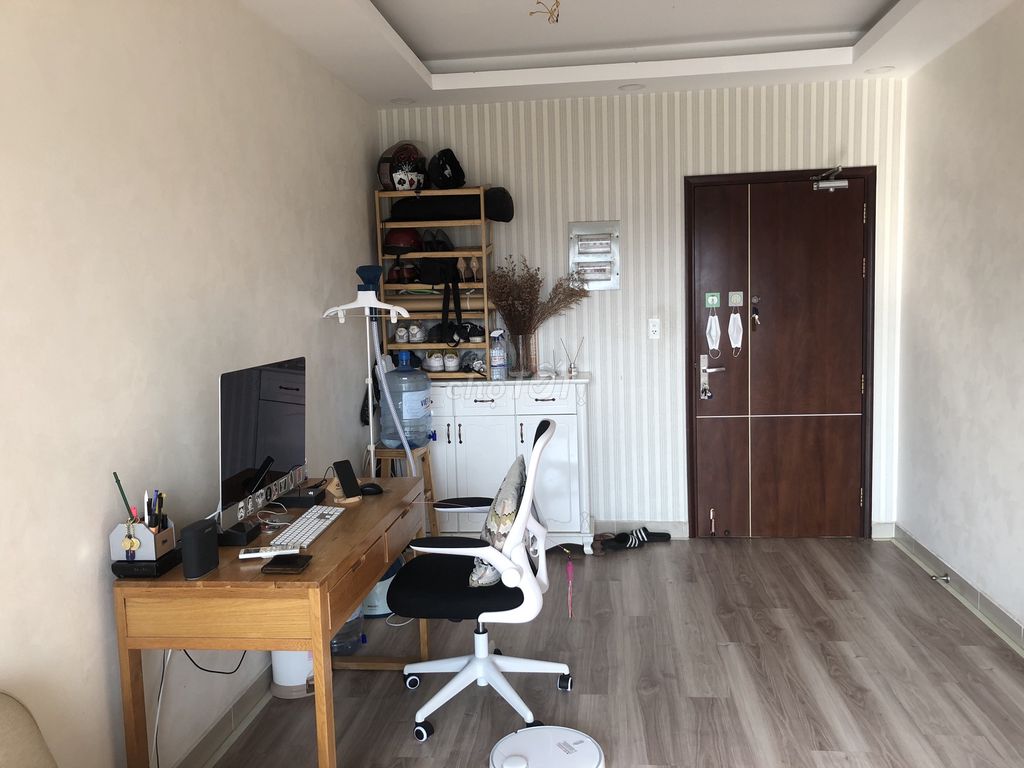 Bán gấp căn hộ Lotus Garden, 75m2(3PN), lầu cao view đẹp thoáng mát.