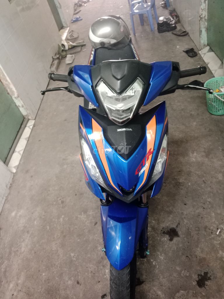 Honda Winner Xanh dương. Mua bán Xe máy tại Thành phố Dĩ An Bình Dương được đăng bởi Nhi Nguyễn hình 4