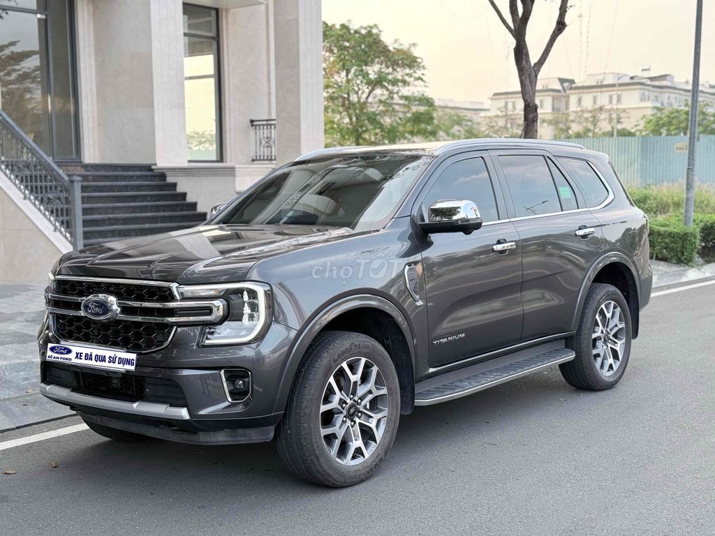 Ford Everest 2024 Titanium 2.0 AT 4x2 - 40000 km. Mua bán Ô tô tại Thành phố Dĩ An Bình Dương được đăng bởi Quang Car hình 2