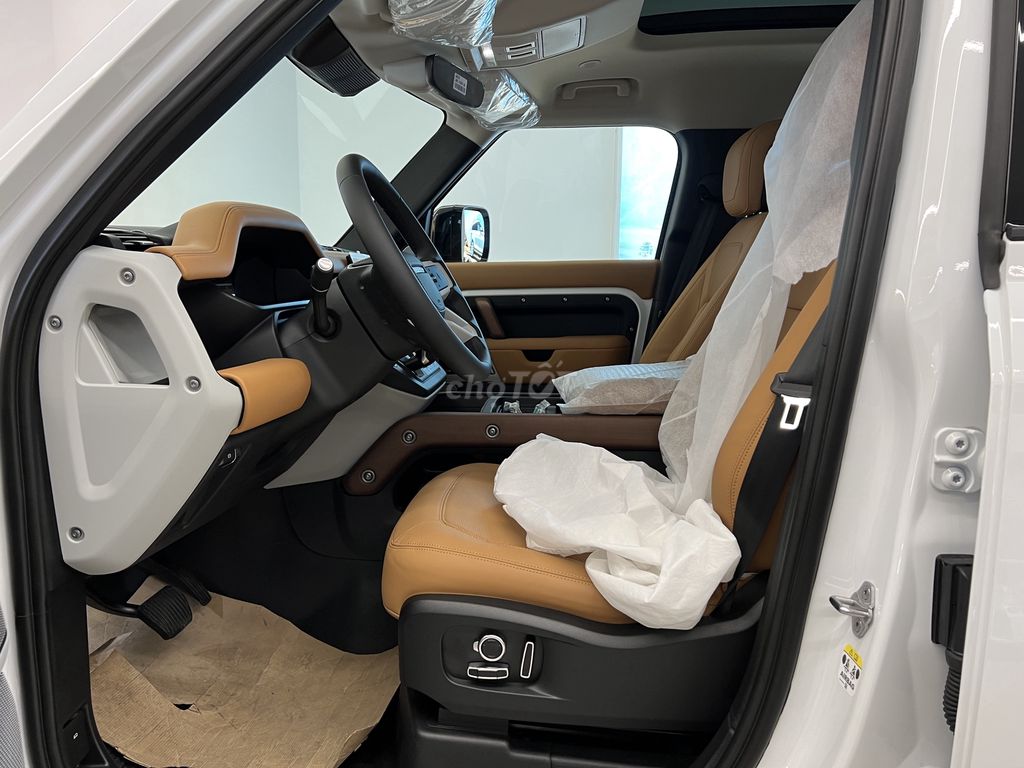 Bán Land Rover Defender 130 Bản 8 Chổ Rất Rộng Rãi. Mua bán Ô tô tại Quận 7 Tp Hồ Chí Minh được đăng bởi Jaguar LandRover Chính Hãng hình 5