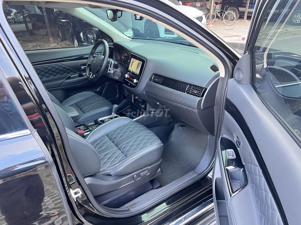 Outlander 2.0 Premium 2022 cực chất 3 vạn km 7xxTr. Mua bán Ô tô tại Quận Cầu Giấy Hà Nội được đăng bởi Xe Cũ Dương Đô hình 5