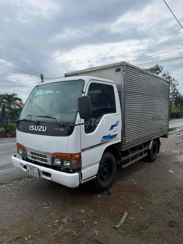 isuzu 1.2tấn đời 2004. giá 75tr . máy im 4 vỏ mới. Mua bán Xe tải, xe ben tại Thành phố Tân An Long An được đăng bởi Trung Dũng hình 1