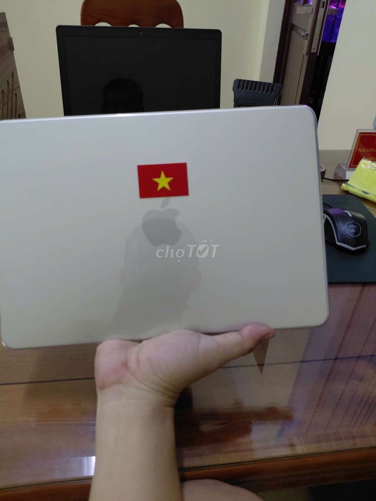 Apple MacBook Neo 8GB/256GB bảo hành 10thg topzone. Mua bán Laptop tại Quận Tân Bình Tp Hồ Chí Minh được đăng bởi Trần Văn Thông hình 1