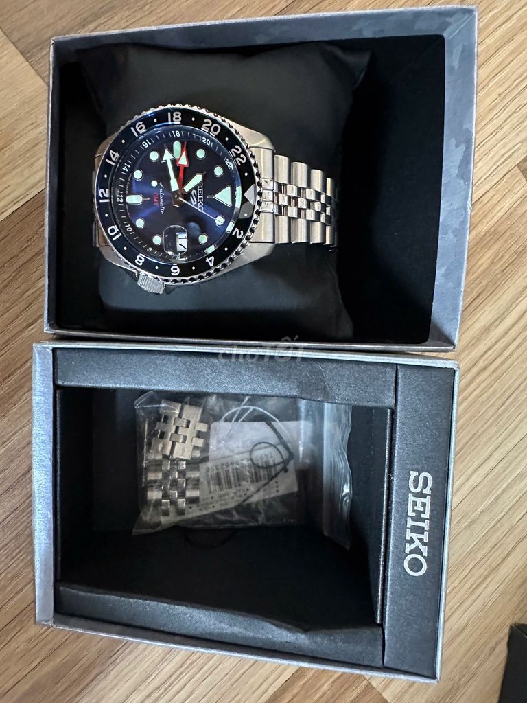 Seiko 5 Sport GMT Batman Nam 42mm. Mua bán Đồng hồ tại Quận 7 Tp Hồ Chí Minh được đăng bởi BB Watch hình 1