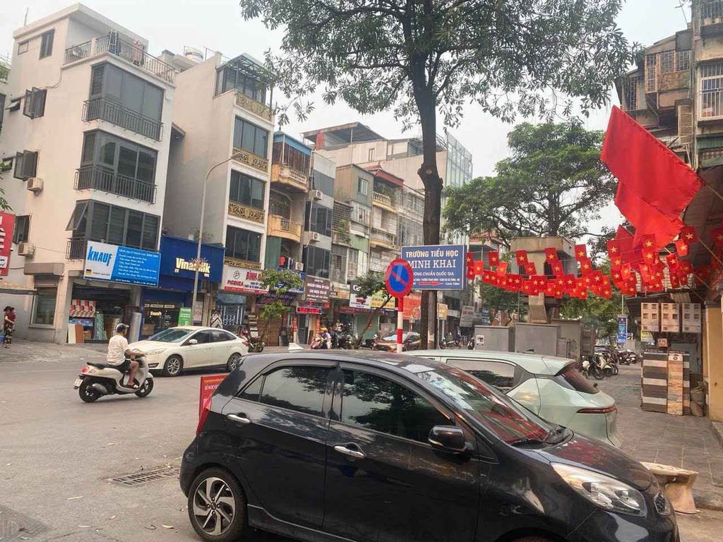 Nhà phố Hồng Mai, 40m², 3 tầng, 2 mặt thoáng, hơn 4 tỷ