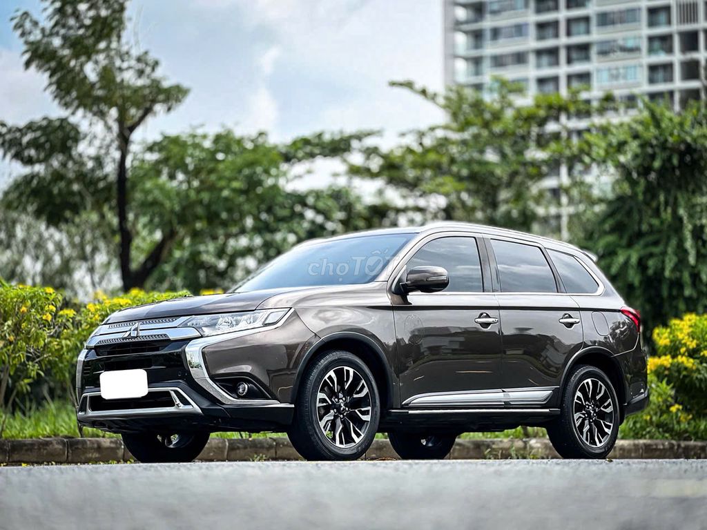 Outlander 2020 zin chính chủ. Mua bán Ô tô tại Quận 7 Tp Hồ Chí Minh được đăng bởi Lê Văn Đạt hình 3