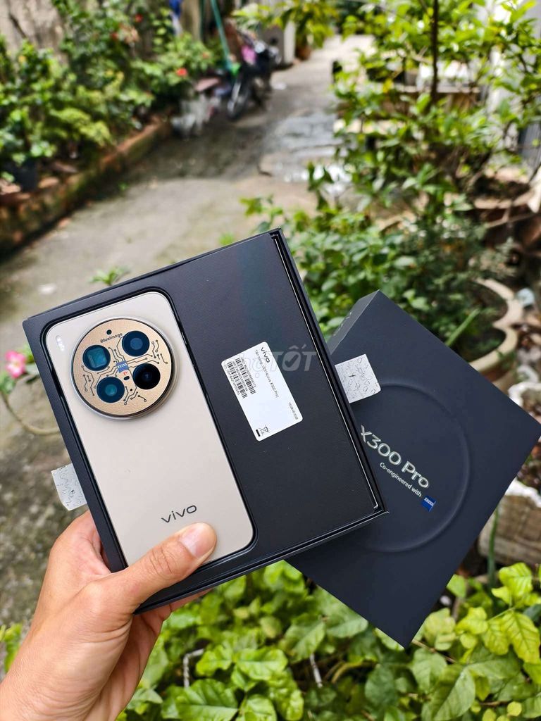 Vivo X300 Pro 16/512GB Fullbox chính hãng VN. Mua bán Điện thoại tại Quận Bình Tân Tp Hồ Chí Minh được đăng bởi Thái Bình Dương hình 1