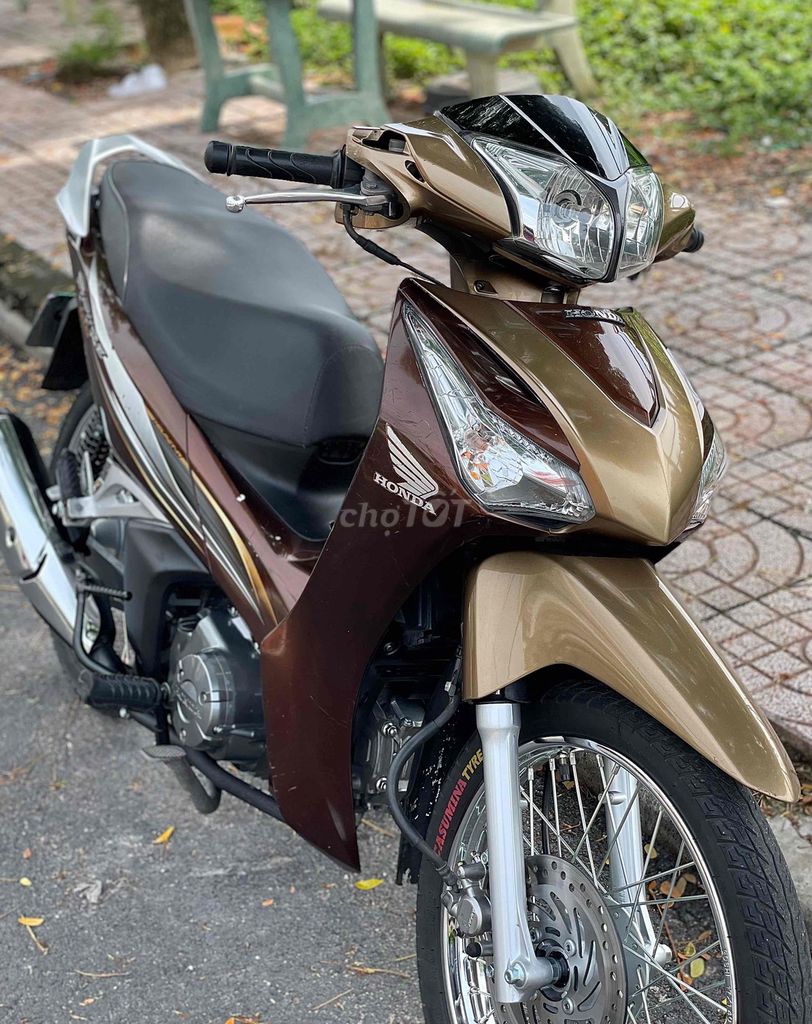 đưa trước 10 củ nhận xe. Mua bán Xe máy tại Quận 8 Tp Hồ Chí Minh được đăng bởi thái hoàng hình 2