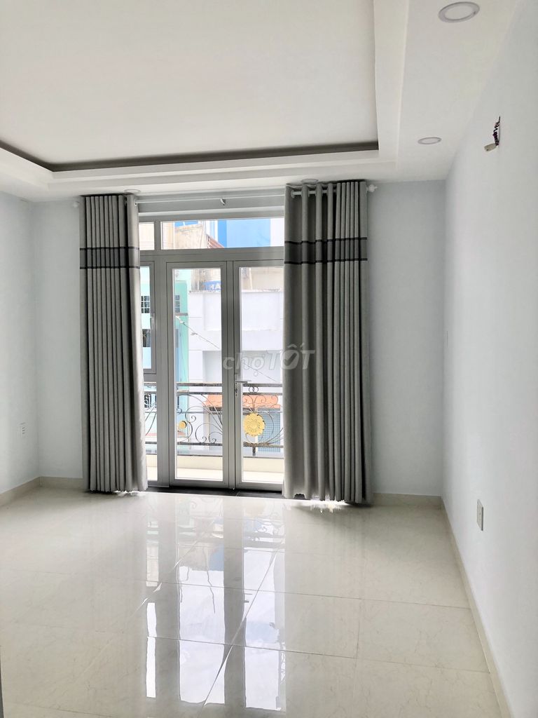 Phòng mới, đẹp, nội thất ban công. Đinh Bộ Lĩnh, gần ngã 4 Hàng Xanh. Cho thuê Phòng trọ tại Quận Bình Thạnh Tp Hồ Chí Minh được đăng bởi Minh hình 2