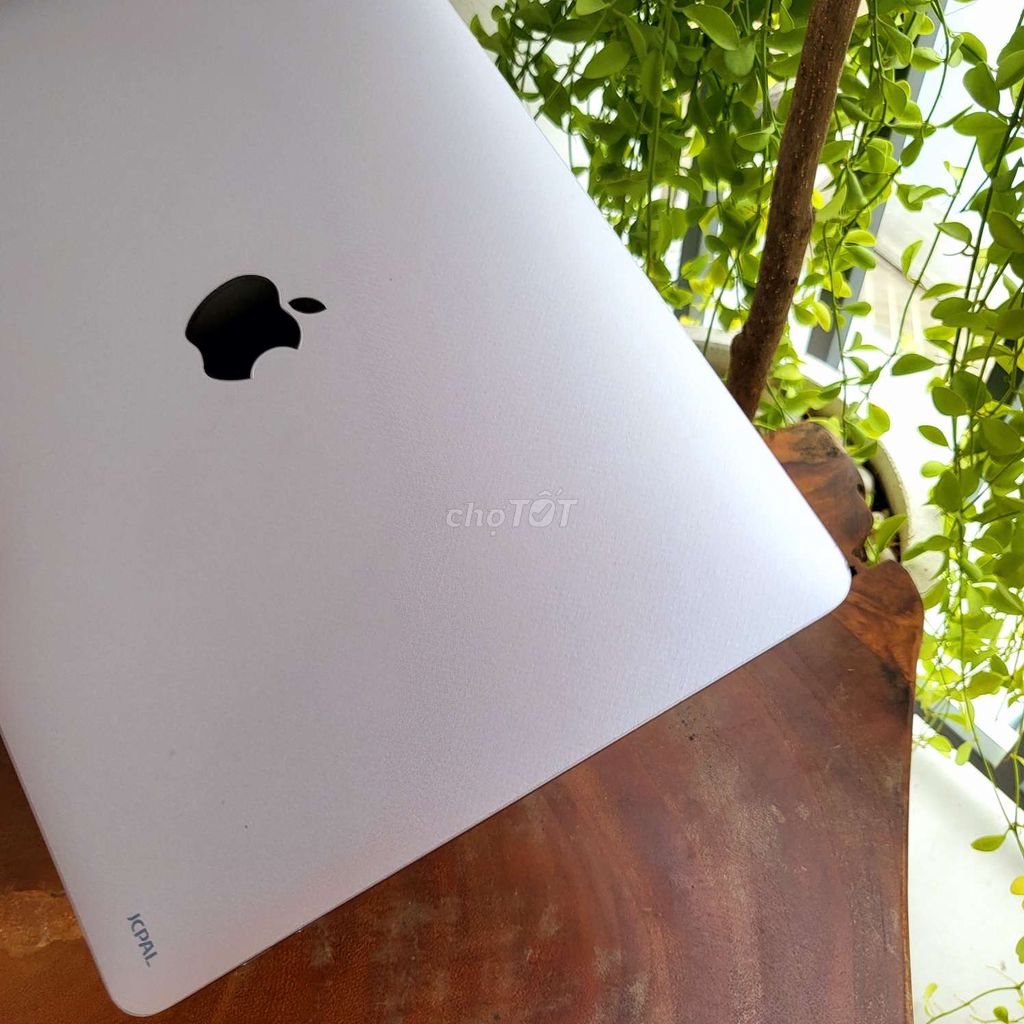 Macbook pro 2019 đẹp keng mới lột keo k trầy xước