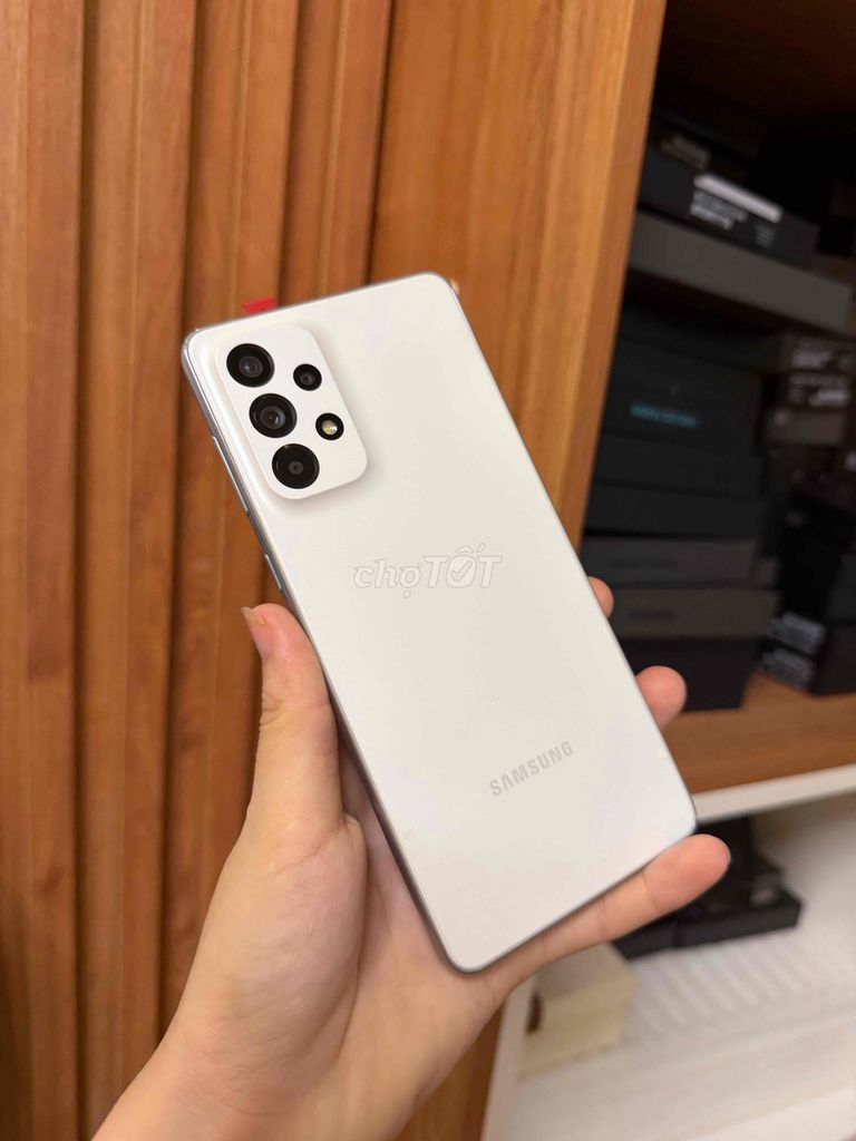 Samsung Galaxy A73 128GB Trắng 2 sim Like New. Mua bán Điện thoại tại Quận Cầu Giấy Hà Nội được đăng bởi Thanh Thoa hình 1